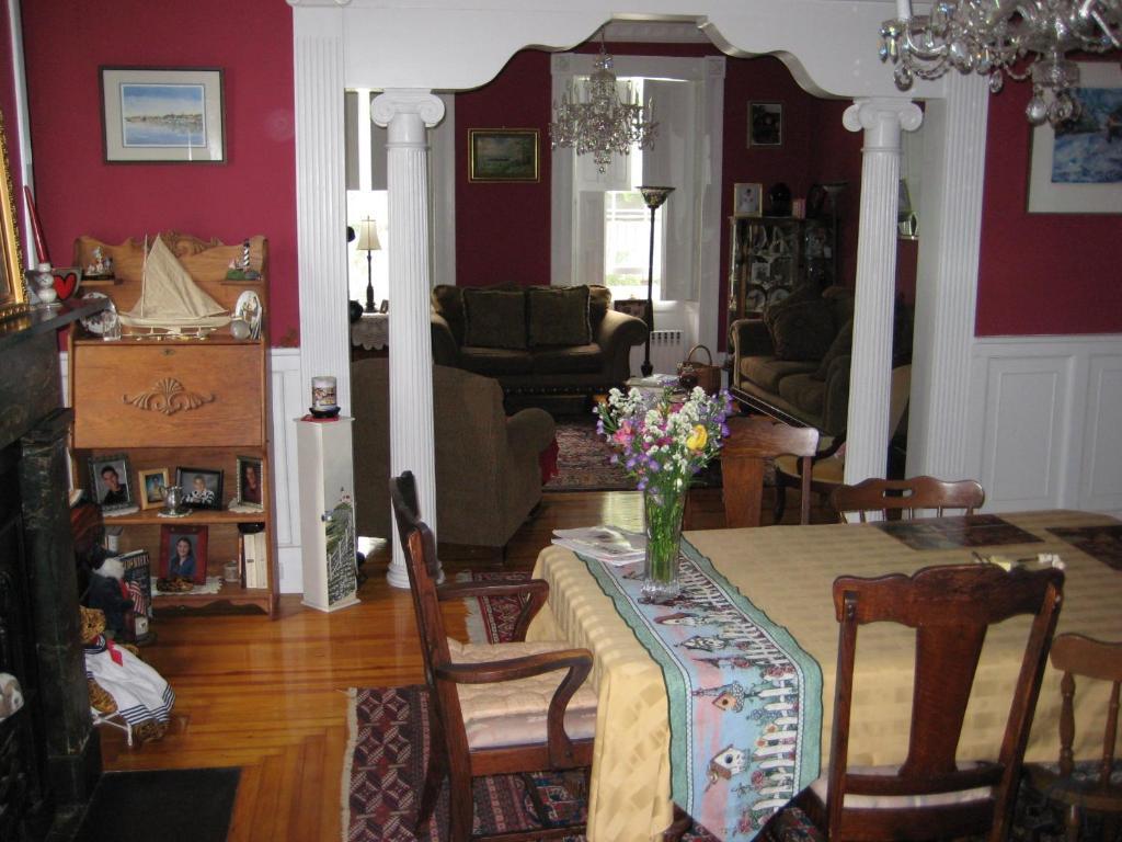 ניופורט Historic Hill Inn מראה חיצוני תמונה